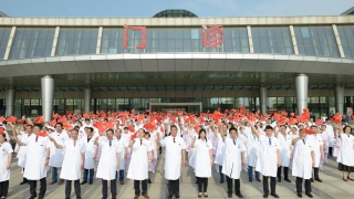 徐医附院举行庆祝中国共产党成立100周年升国旗仪式