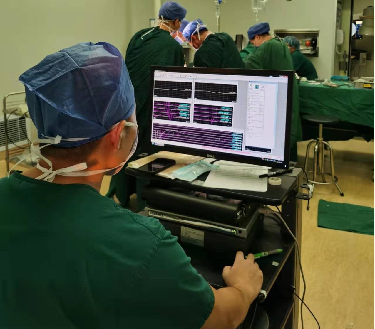 未来手机的发展趋势与社会影响(图1)