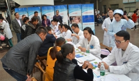 徐医附院疼痛科与疼痛护理小组举办世界镇痛日义诊活动