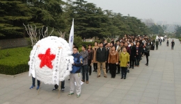 我院举行清明祭扫活动