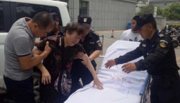 我院保卫处队员见义勇为，七旬老人转危为安