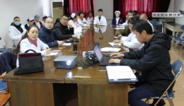 西院纪委组织观看《褪色的人生》警示教育片