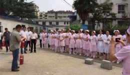 西院举行消防演练