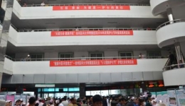 护理部开展义诊活动迎接国际护士节