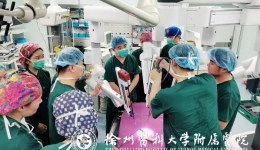 微创手术新时代丨徐州首台达芬奇机器人在徐医附院安装并顺利实施首例手术