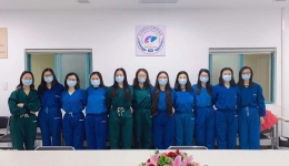 抗击疫情  徐医附院传染病科的美小护们毅然断发