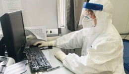 隔离区内特殊的相守，记呼吸科季磊医生