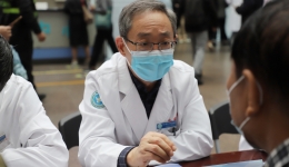 心内科组织开展“全国高血压日”专家义诊患教活动