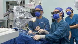 解锁人工耳蜗新篇：我院耳鼻喉科三镜时代，政策助力“听”见未来